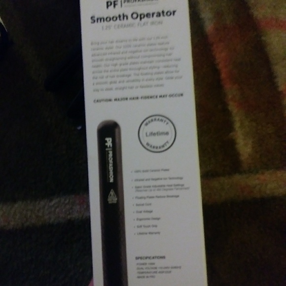Profashion 1.25" ceramic flat iron - Picture 2 of 2